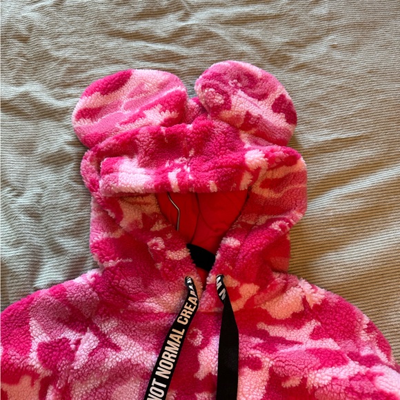 Mini Cream Bear Hoodie - Picture 2 of 3